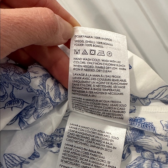 Club Monaco Blue and White Floral sleeveless Blouse size 6 NWOT - Picture 4 of 5